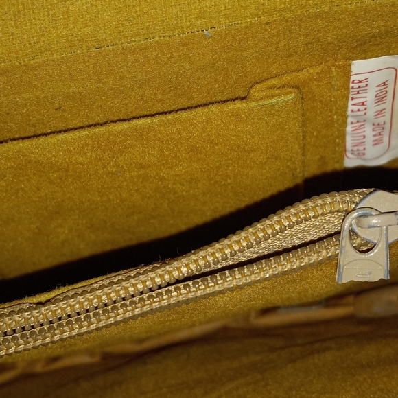 Hand tooled Leather Purse Made in India - Picture 4 of 4